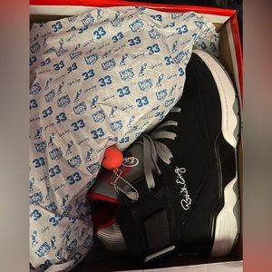 Patrick Ewing 33 high athletics, size 14